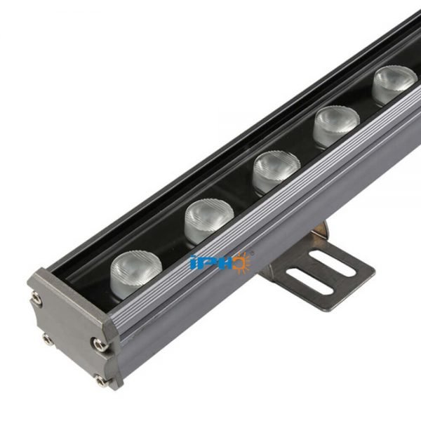 linear wall washer light