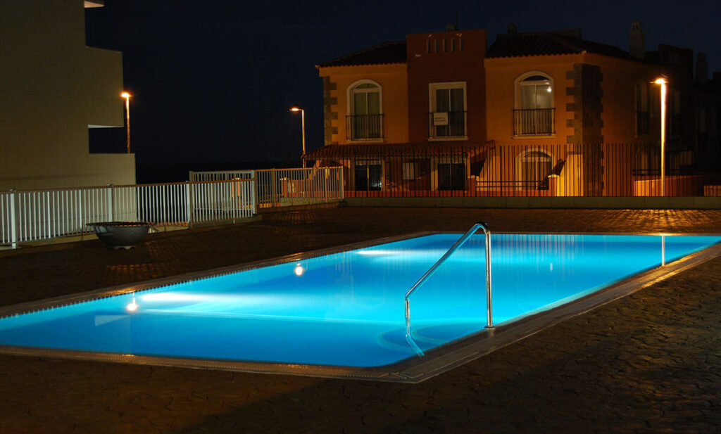 addressable underwater pool lighting