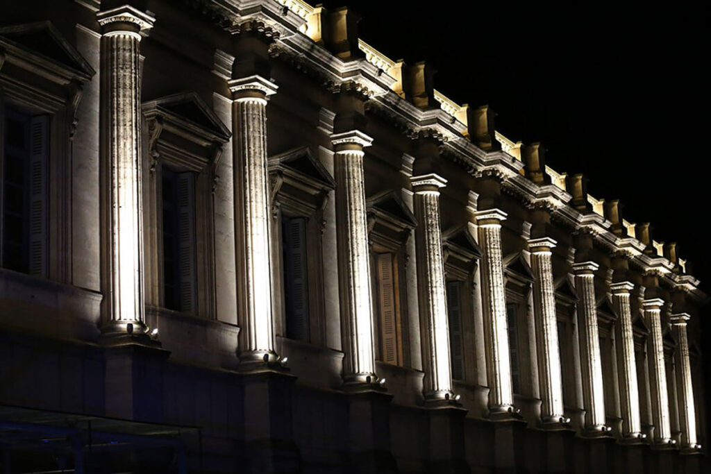 architectural facade lighting