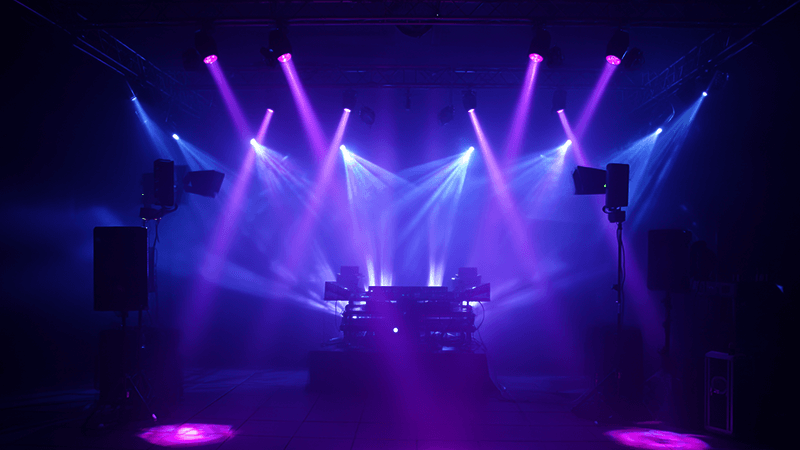 Synchronized RGBW LED Floodlights with DMX512 A large architectural building facade illuminated with synchronized RGBW LED floodlights controlled by DMX512.